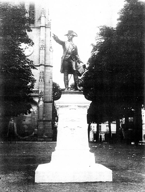 La statue  La statue