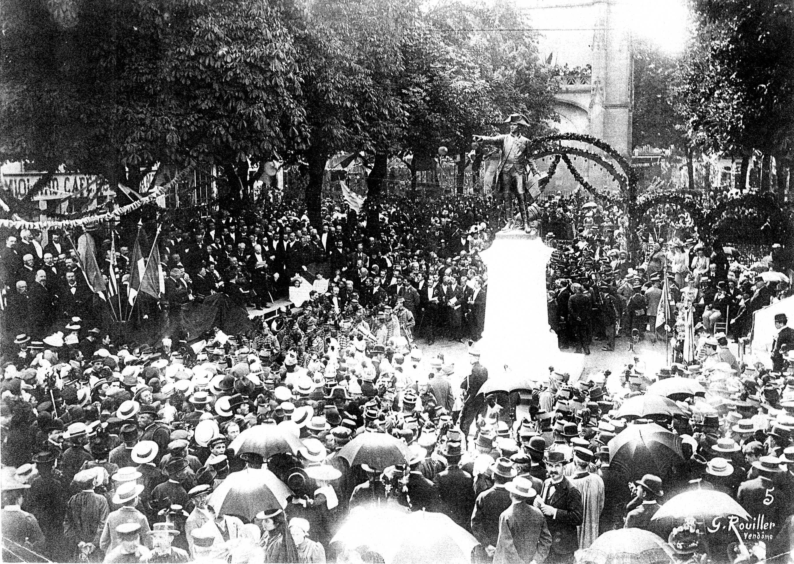 Inauguration de la statue Inauguration de la statue