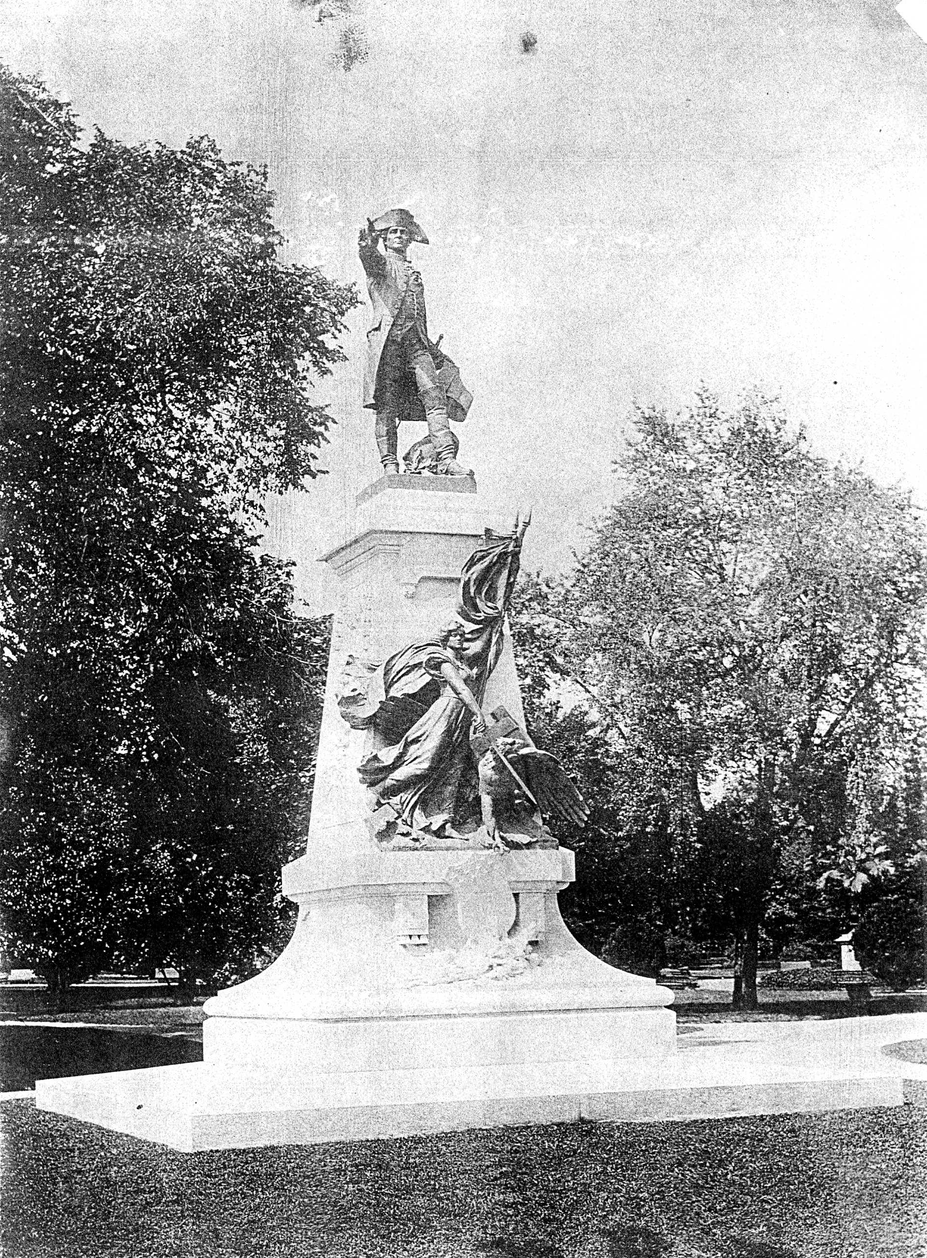 La statue  La statue